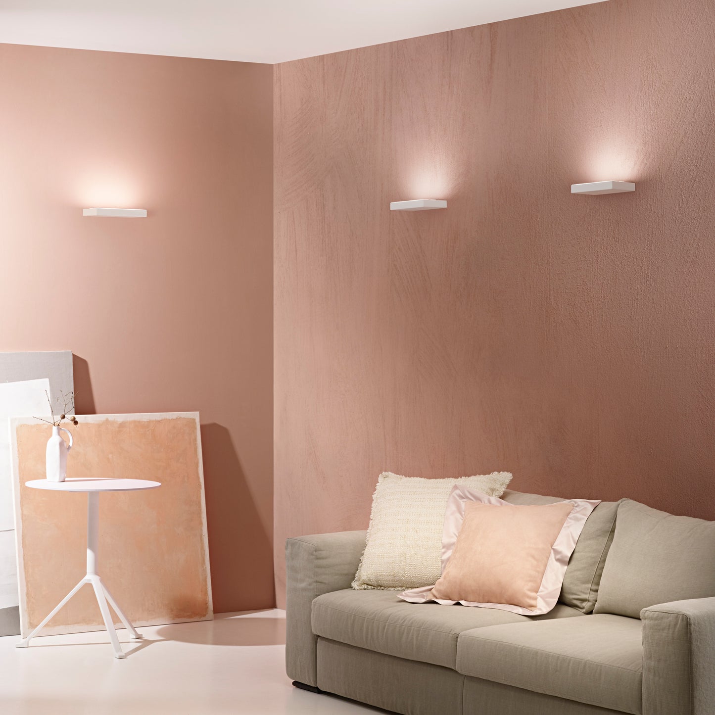 Applique LED EIDOS in metallo bianco con luminosità regolabile e CCT