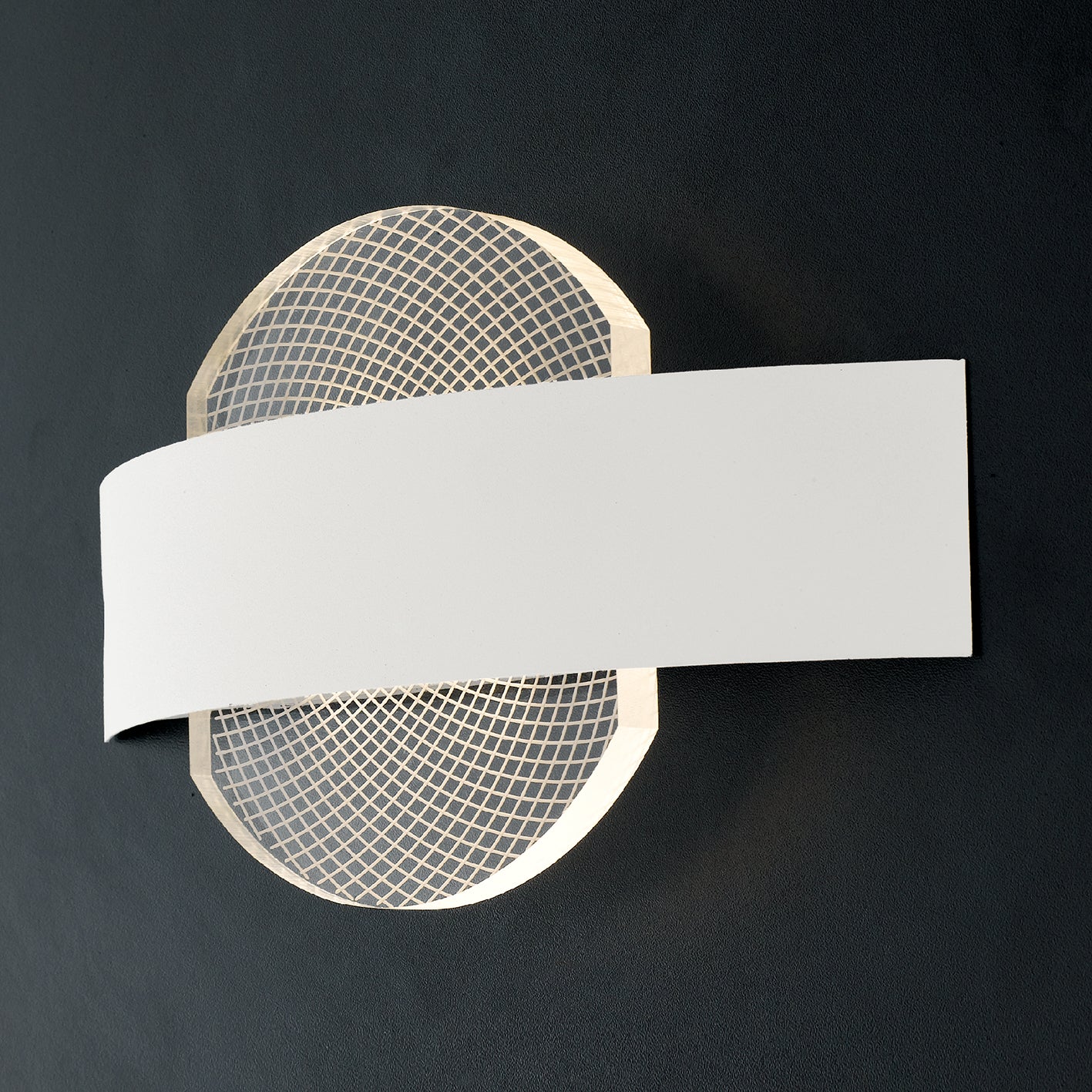 Applique LED ETERNITY in metallo bianco e diffusore in acrilico decorato