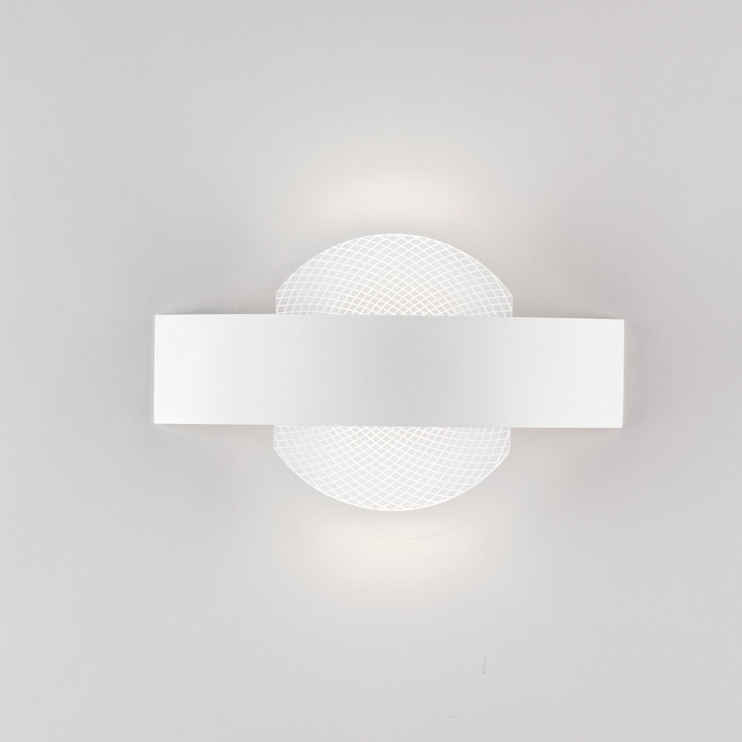Applique LED ETERNITY in metallo bianco e diffusore in acrilico decorato
