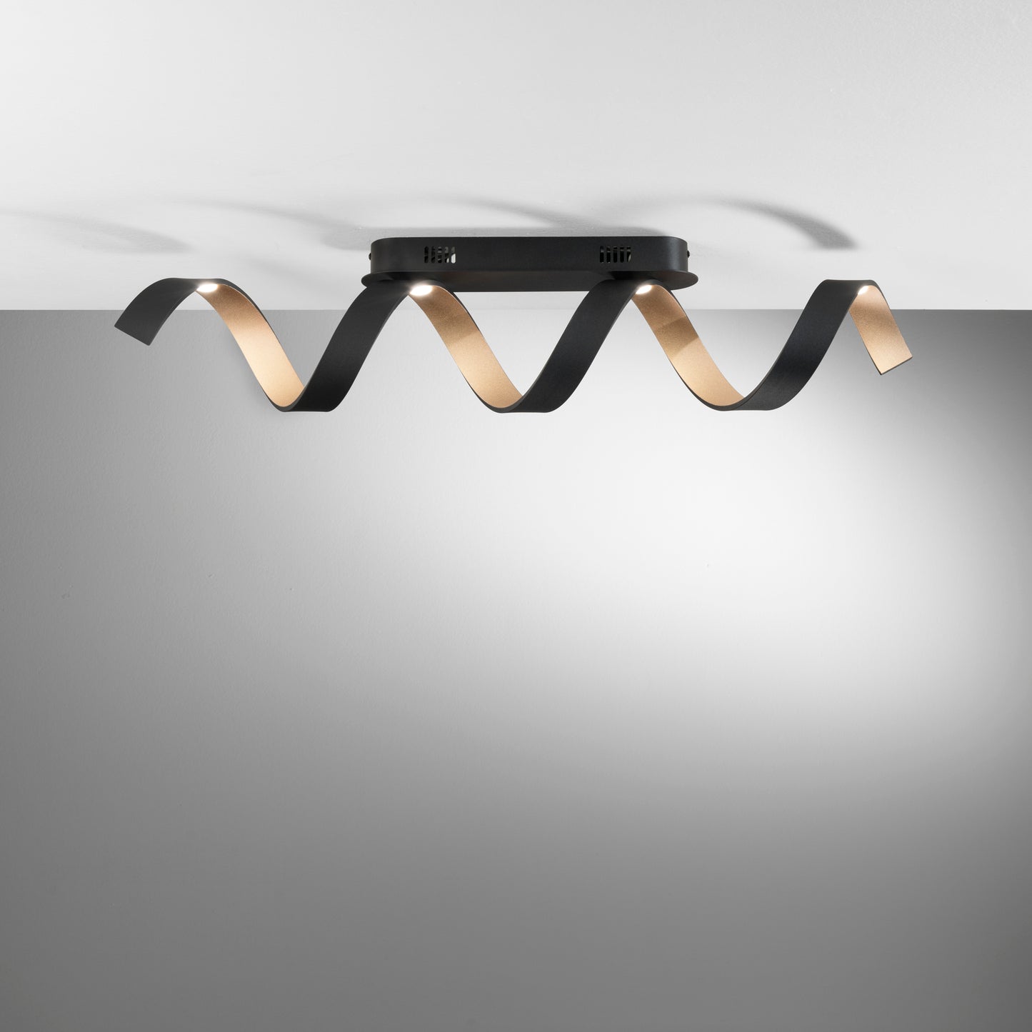 Plafoniera LED HELIX in alluminio nera e oro 4000K (Luce naturale)