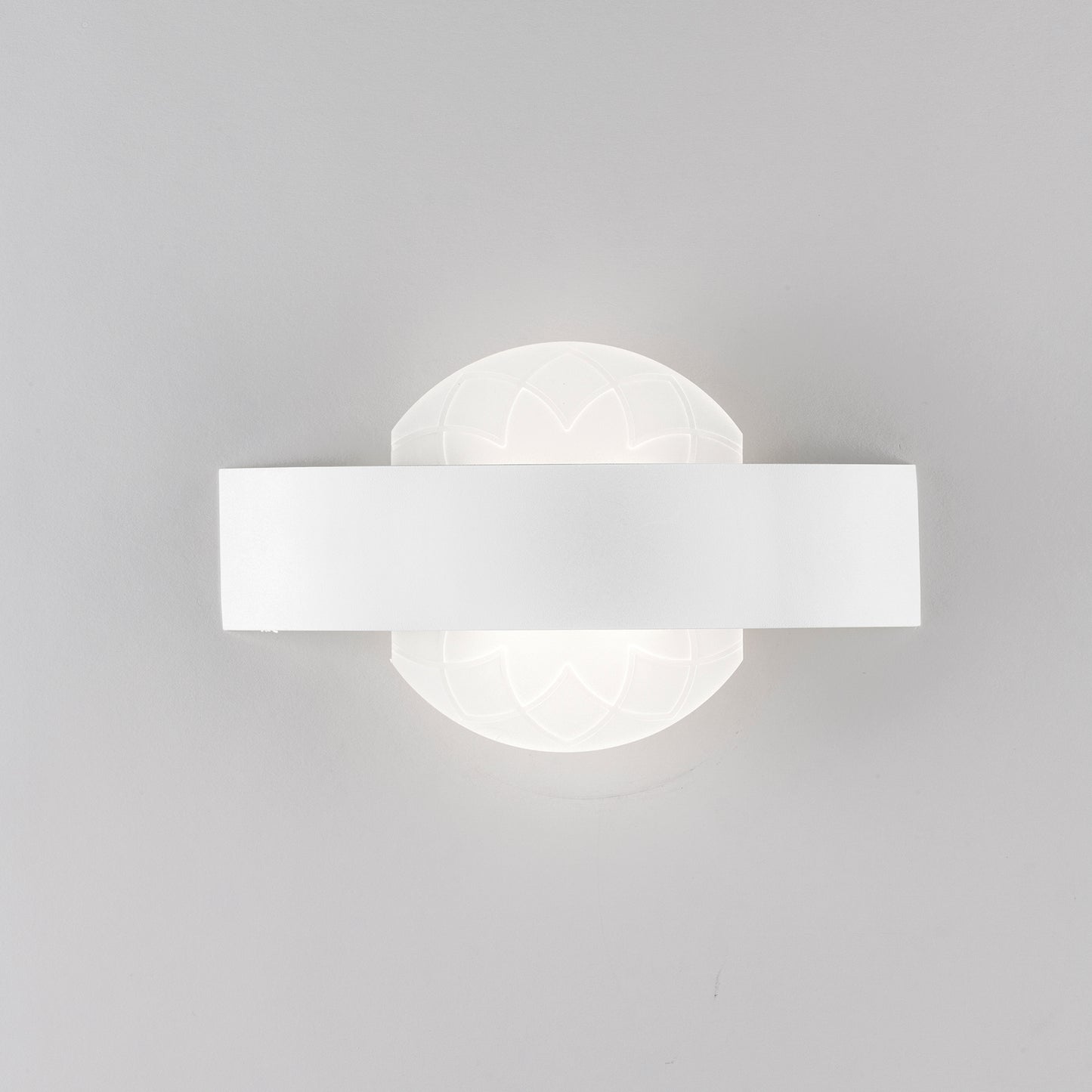 Applique LED HIMALAYA in metallo bianca con diffusore in acrilico satinato 4000K (Luce naturale)