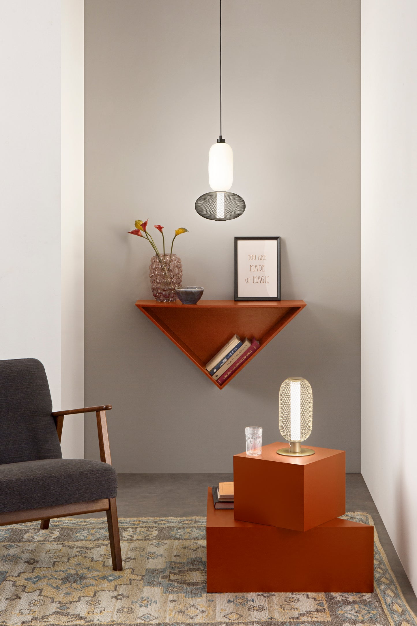 Lume INKAS in vetro soffiato con diffusore in metallo oro, CCT