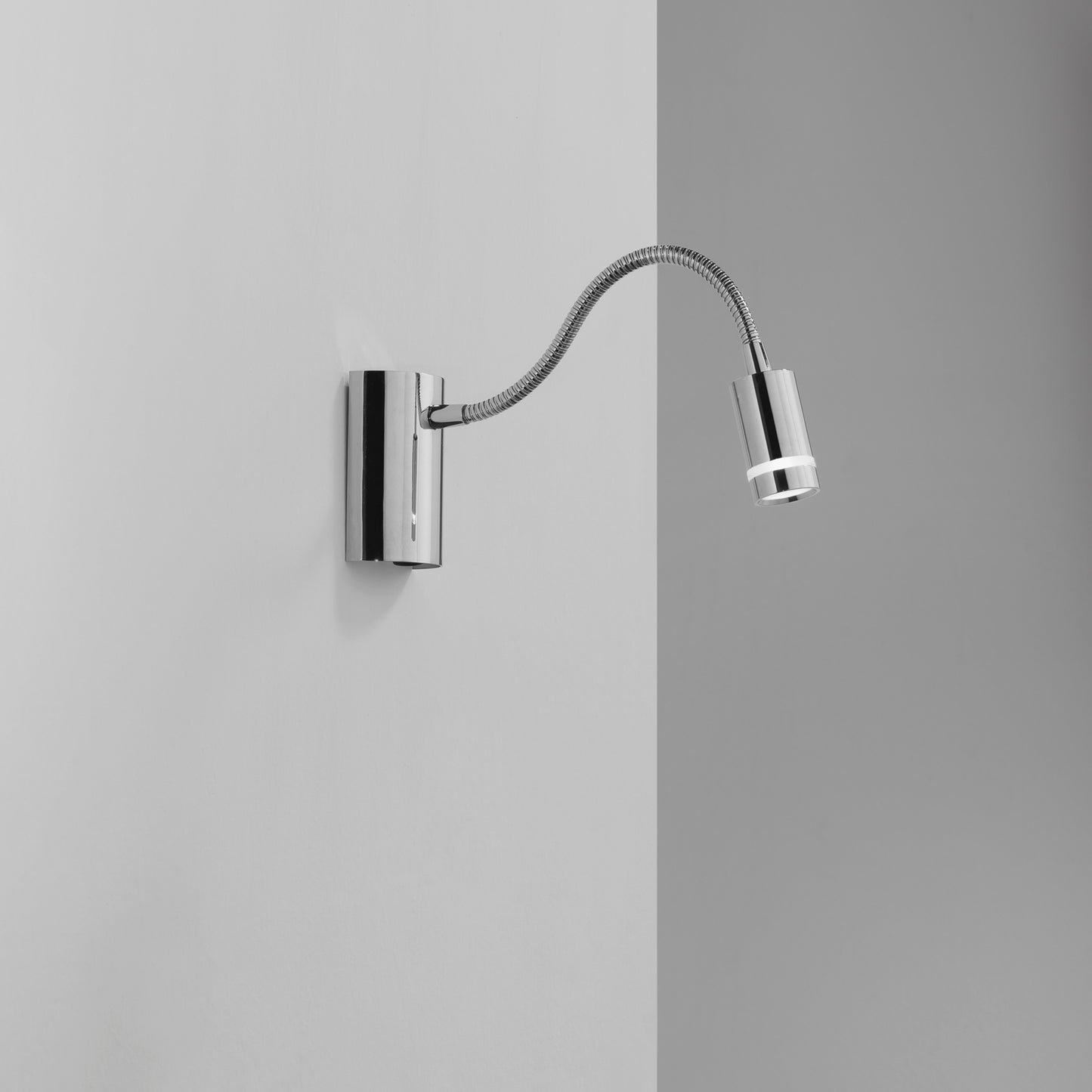 Applique LED KEPLER in metallo cromo con braccio flessibile 3000K (luce calda)
