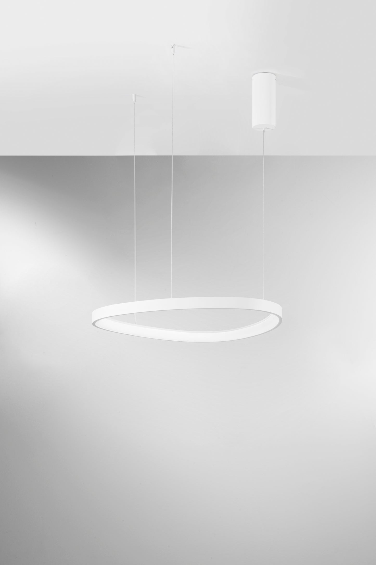 Sospensione LED KLAPTON in alluminio bianco, cavo regolabile, CCT, h150cm. Ø 65 cm.