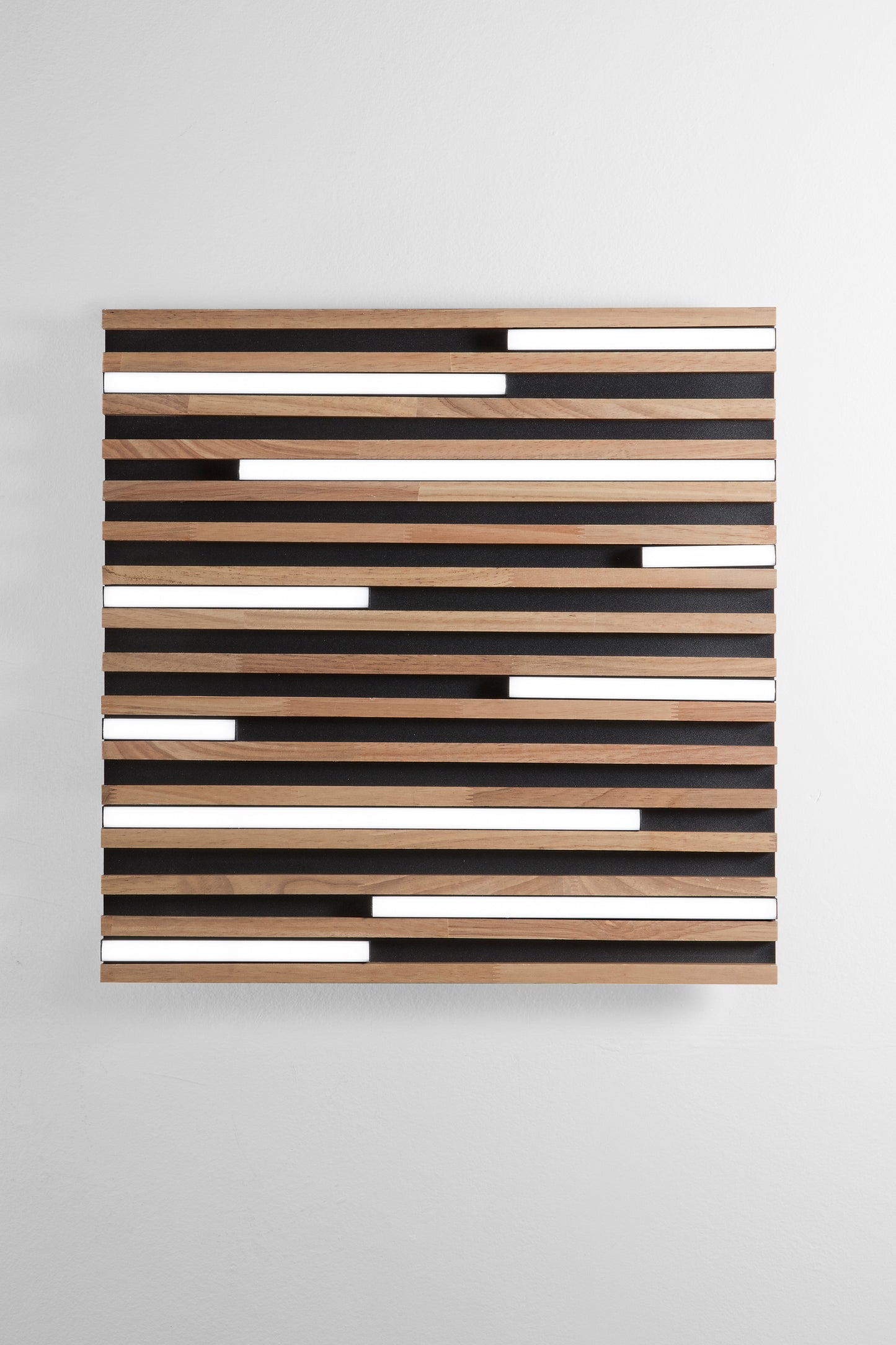 Plafoniera LED Kuma quadrata in legno rovere su metallo nero, CCT, 50cm.
