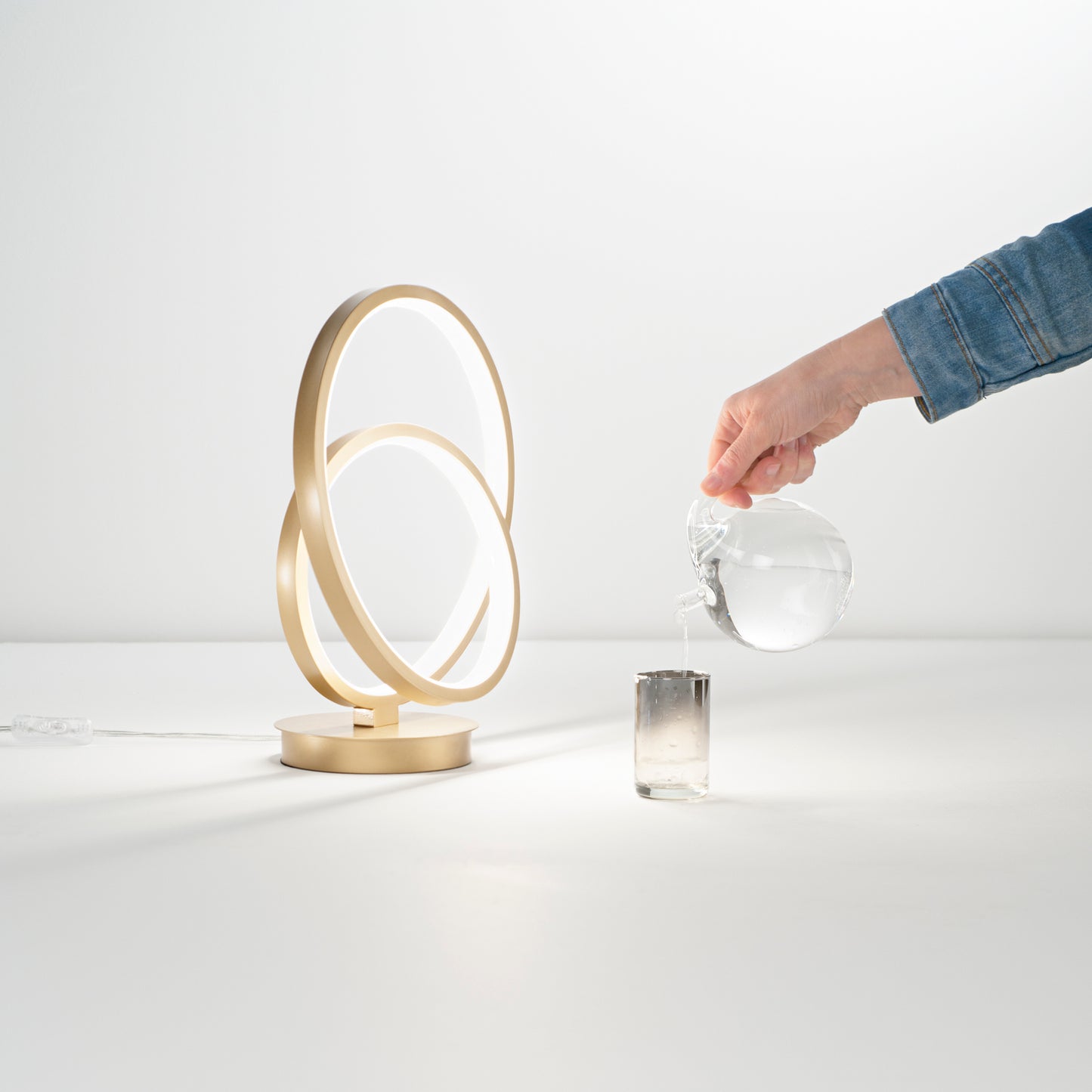 Lampada da tavolo LED LIEVE in alluminio oro, CCT