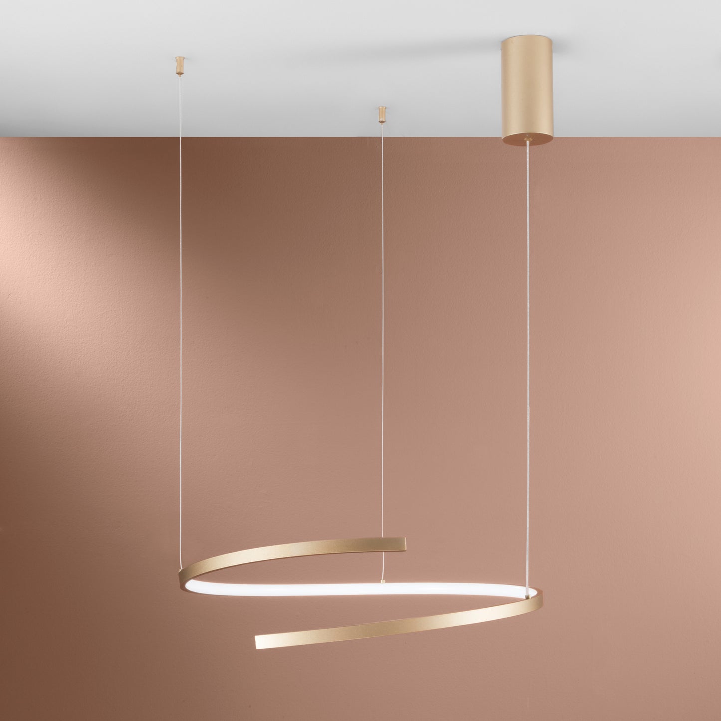 Sospensione LED MOMA in metallo verniciato oro, CCT