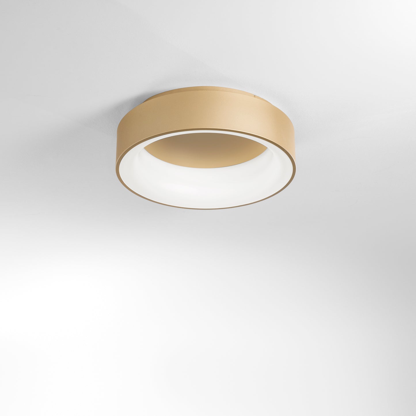 Plafoniera LED NOAH oro in alluminio, CCT Ø 45 cm.