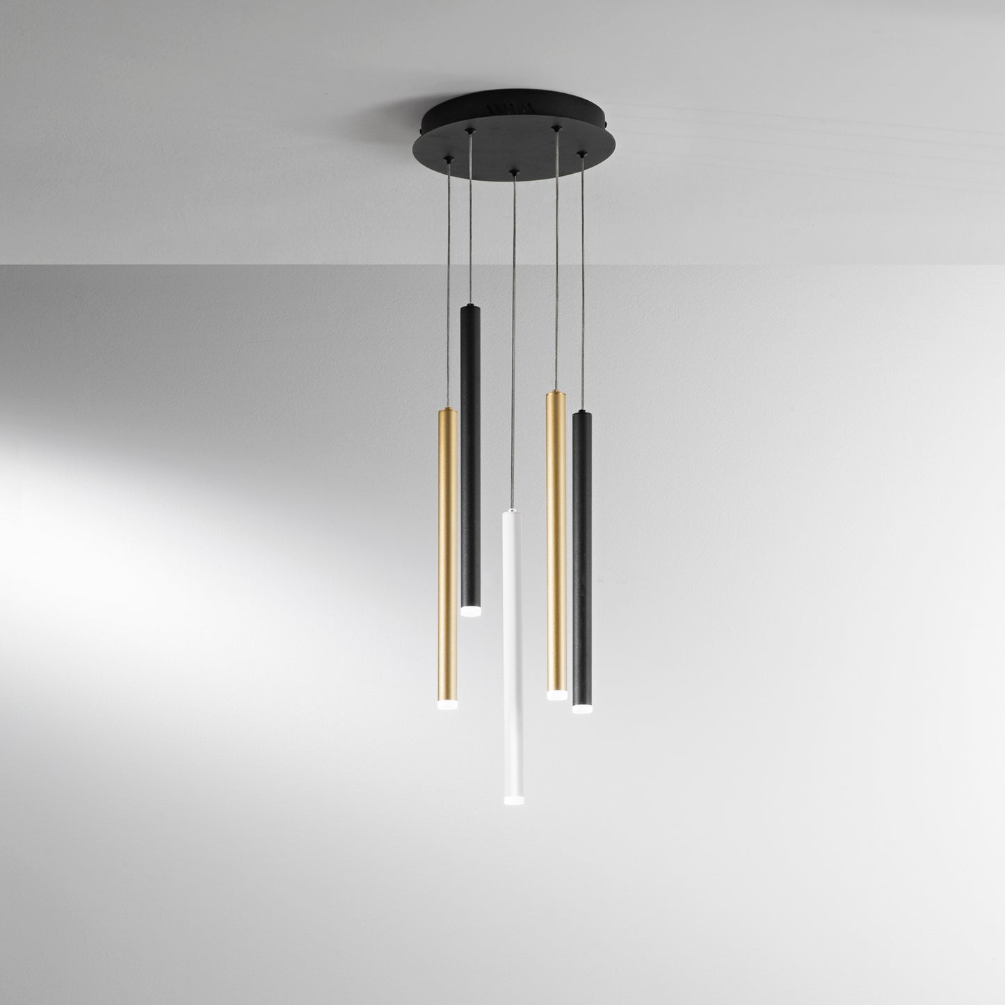 Sospensione LED PYPE 5 pendenti multicolore, CCT