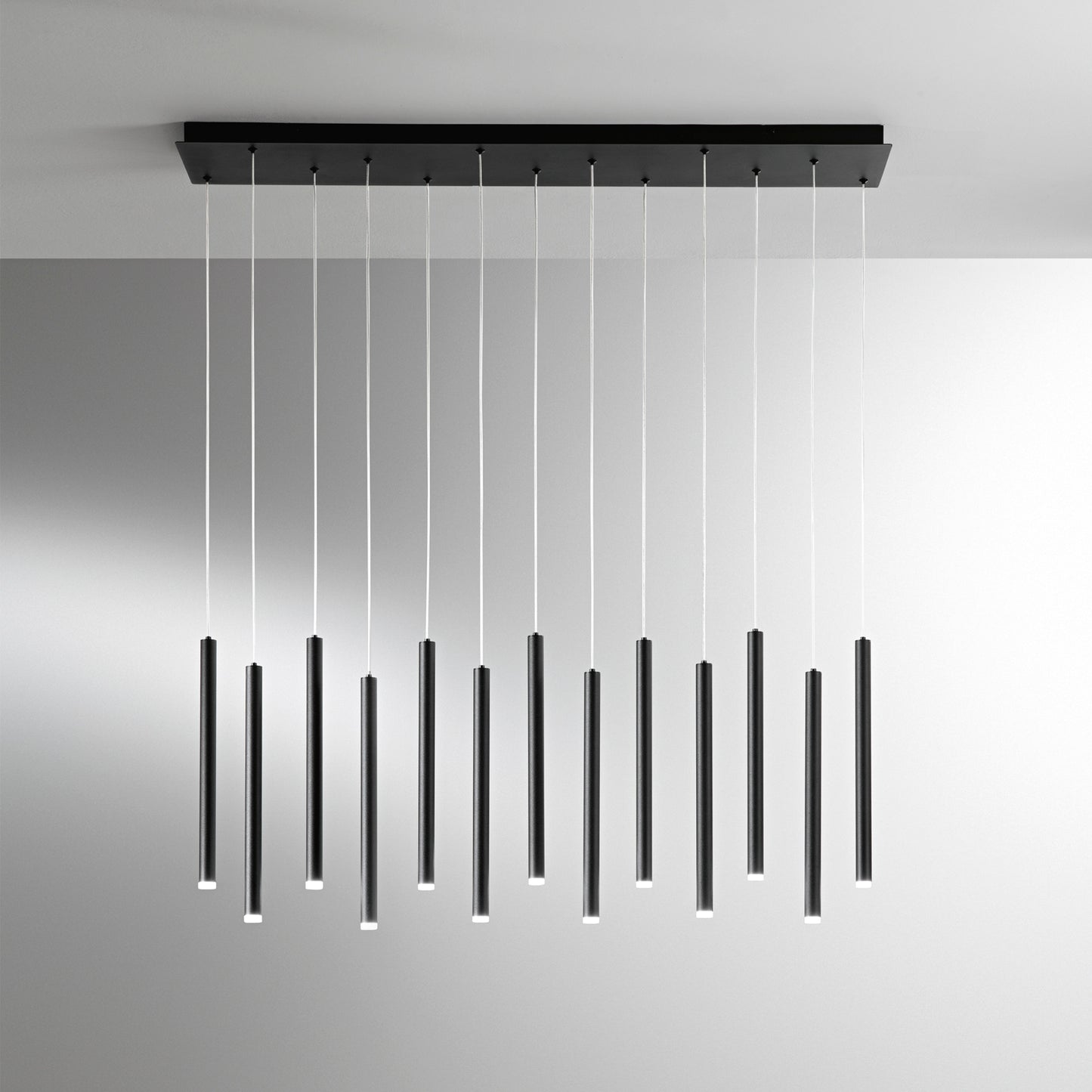 Sospensione LED PYPE a 13 pendenti in metallo nero, CCT