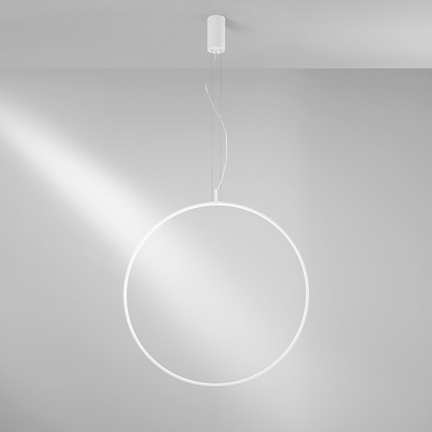 Sospensione LED TOORX in alluminio bianco, CCT, Ø 80 cm.