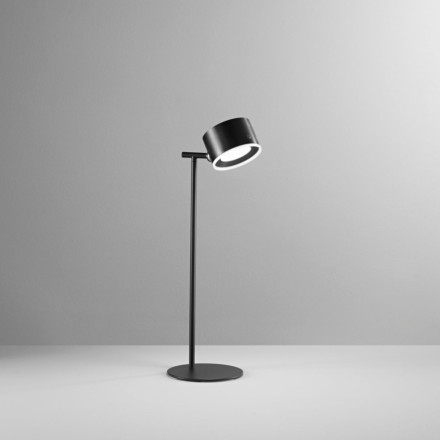 Lampada ricaricabile LED TESLA in metallo nera con testa magnetica RGB+CCT+Dimmer