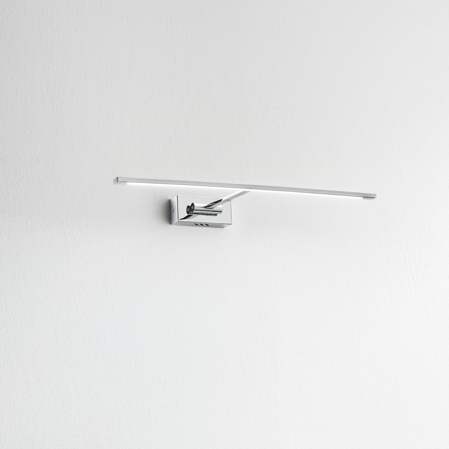 Applique LED ANDROMEDA in metallo cromato orientabile, ideale sopra specchio, 3000K (luce calda)
