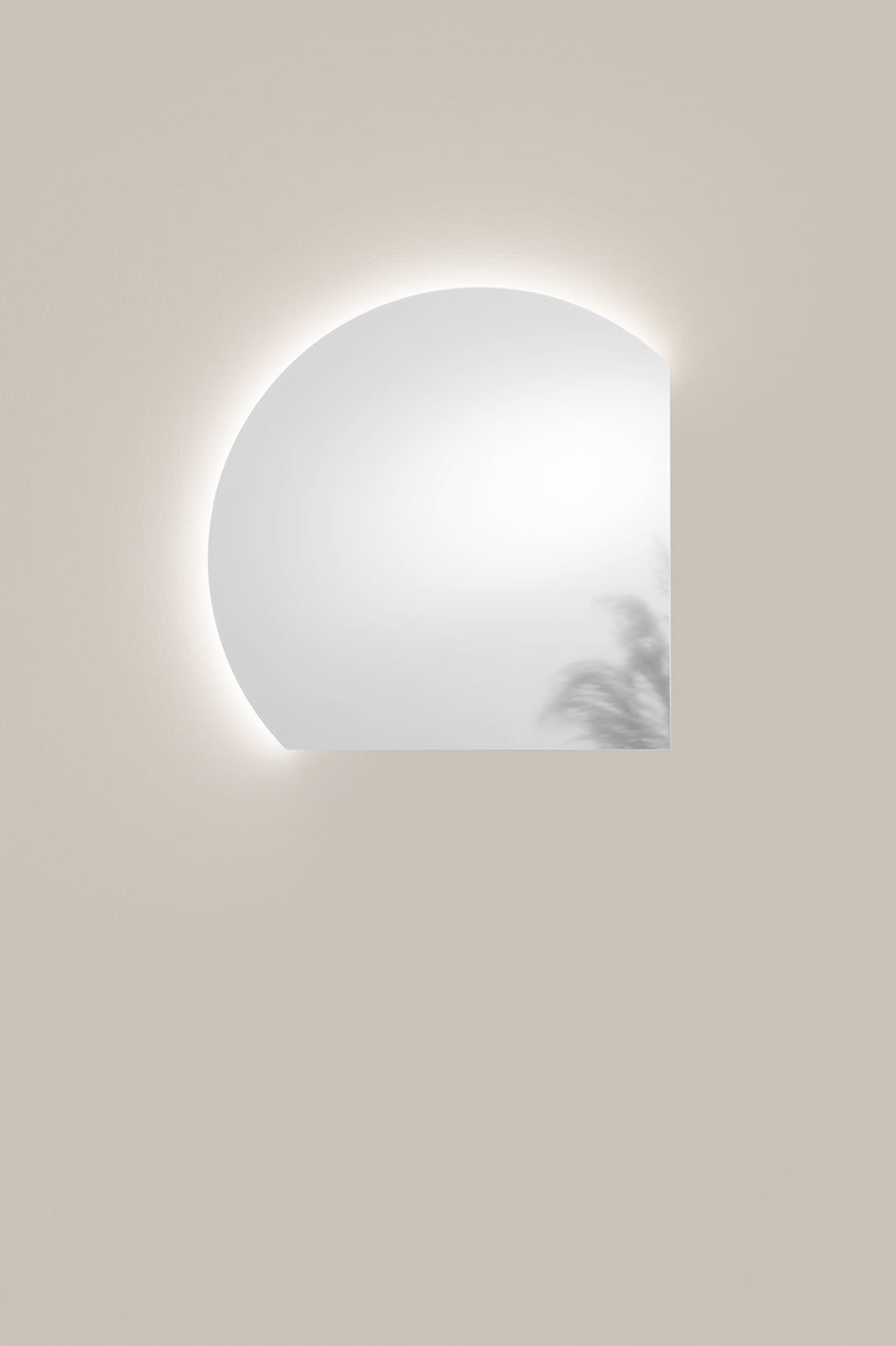 Specchio SUNSET con illuminazione a LED, tondo con doppio taglio a 90°, CCT 2 temperature, pellicola antideflagrante, 68 x 68 cm