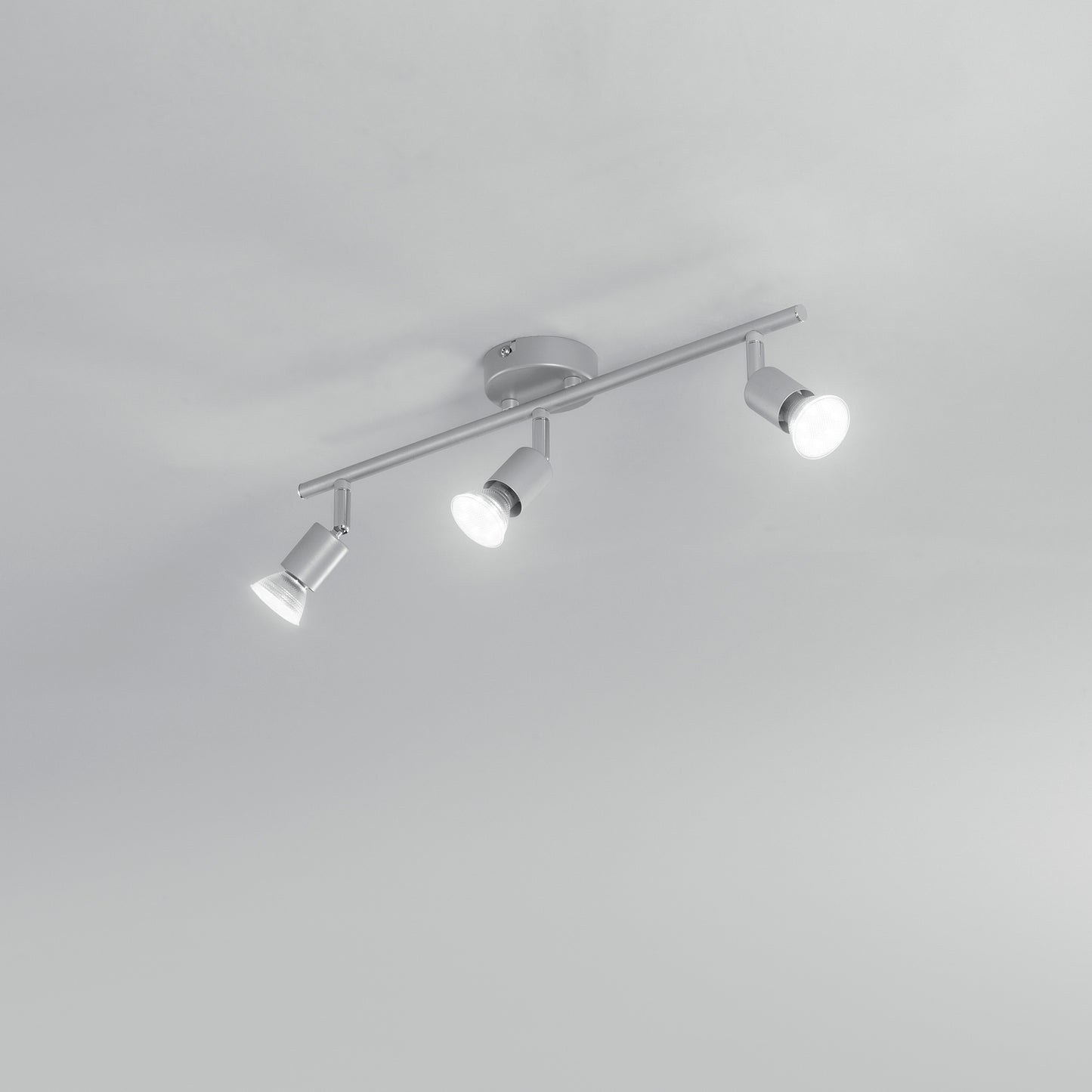 Spot COOPER in metallo argento con 3 diffusori orientabili e lampadine incluse