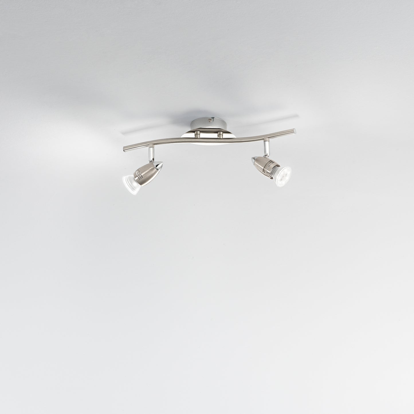 Spot SUNNY in metallo nichel con 2 punti luce orientabili e lampadine incluse