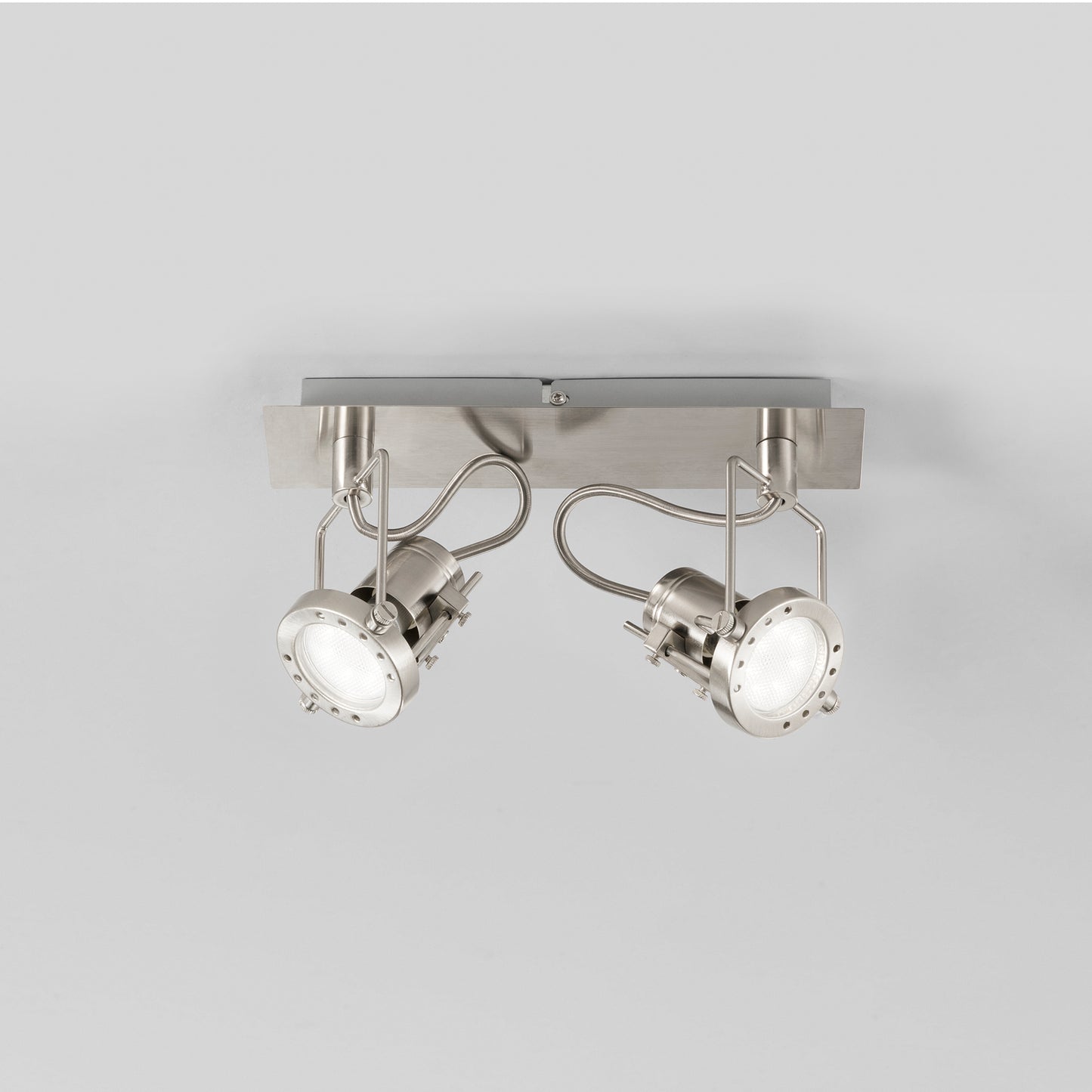 Spot TECHNO in metallo nichel con 2 punti luce orientabili e lampadina inclusa