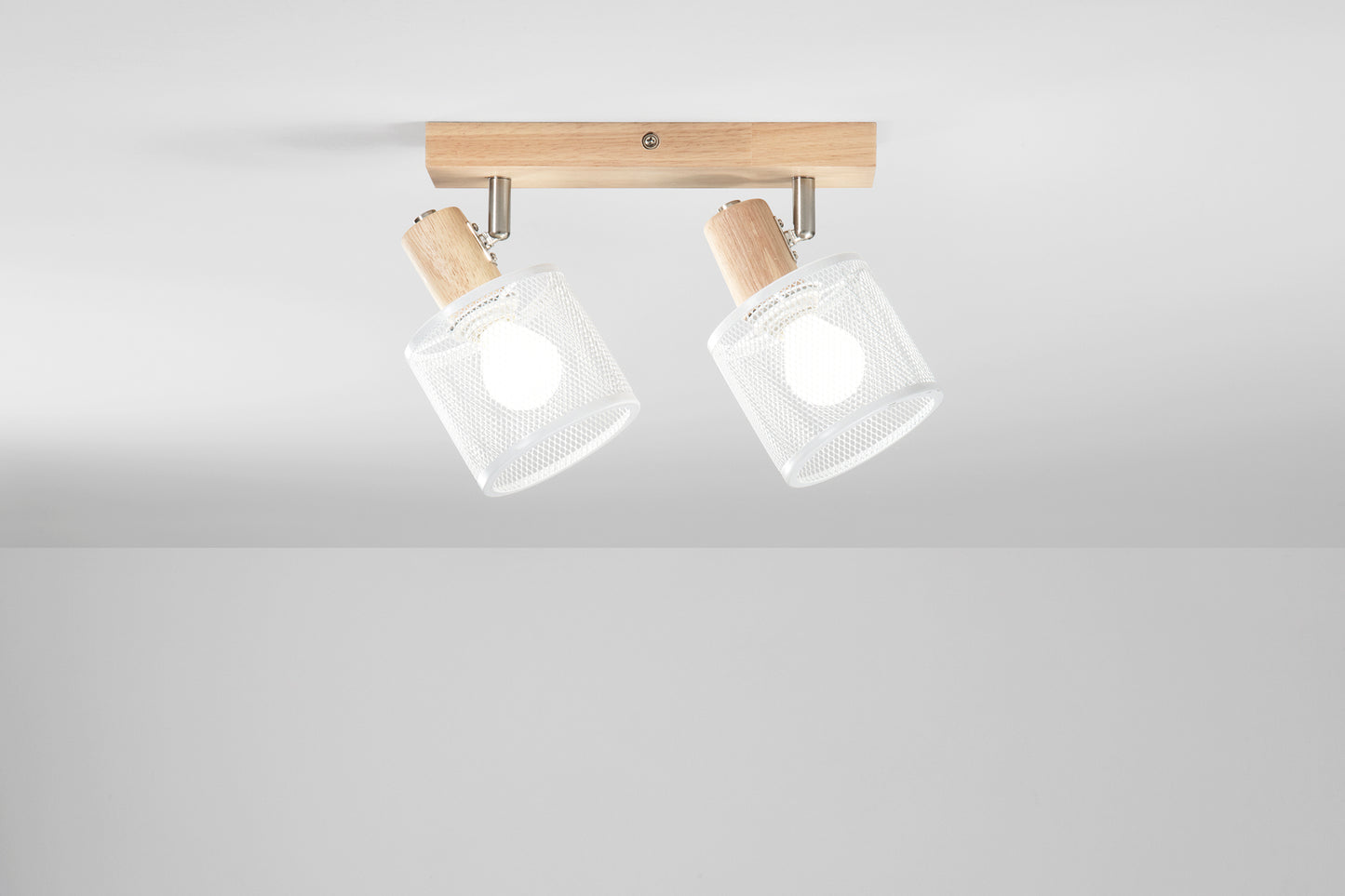 Spot TWINSET con base in legno naturale e 2 punti luce orientabili