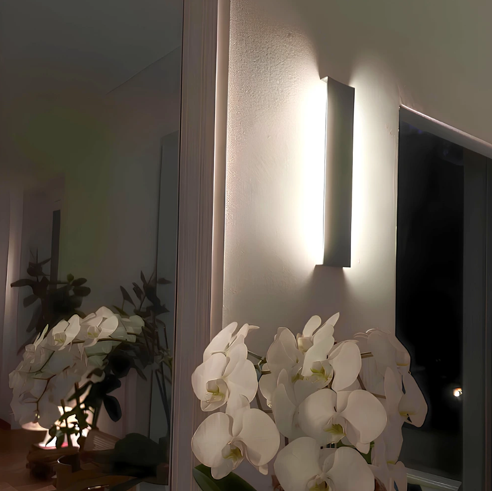Laurel — Applique curva a LED