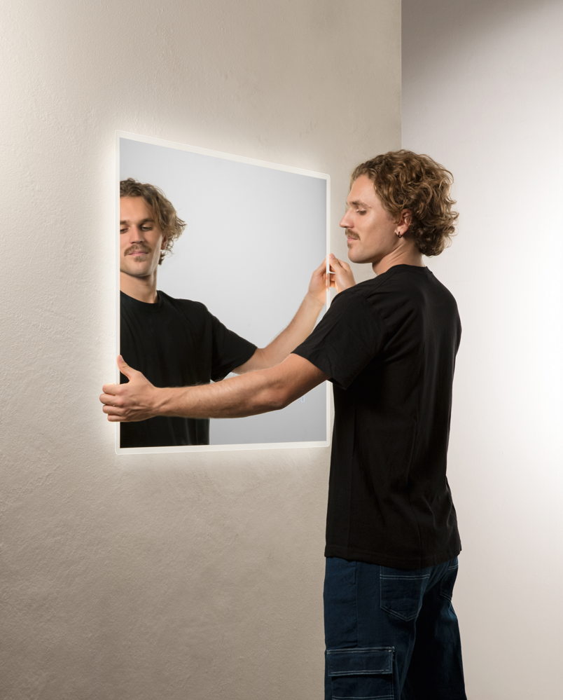Specchio FRAME con illuminazione a LED, rettangolare con angoli smussati, CCT 3 temperature, touch dimming, pellicola antideflagrante, 90 x 75 cm