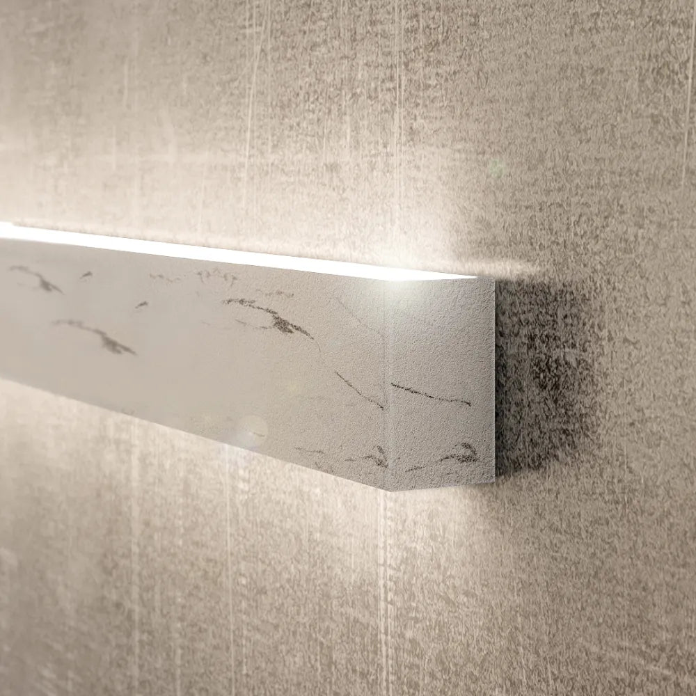 Infinity — Applique lineare a LED Biemissione
